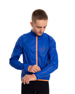 Jaqueta Corta Vento de Ciclismo Masculina Márcio May Pro Azul / Laranja Foto com Modelo Detalhes