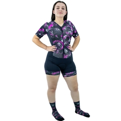 Macaquinho de Ciclismo Feminino Márcio May Funny Pink Wheels com modelo