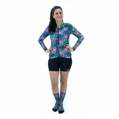 Kit com Camisa Funny Blueish Nature, Meia e Bermuda Light Bag Feminina Foto com Modelo Frente
