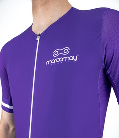 Camisa Ciclismo Márcio May Pro Amethyst Foto com Modelo Detalhes