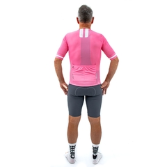Camisa de Ciclismo Márcio May Pro Deep Pink Foto com Modelo Costas