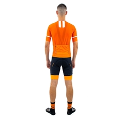 Camisa de Ciclismo Márcio May Pro Orange Foto com Modelo Costas