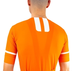 Camisa Ciclismo Márcio May Pro Orange Foto com Modelo Detalhes