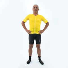 Camisa de Ciclismo Márcio May Pro Yellow Saphire Foto com Modelo Frente