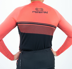 Camisa Ciclismo Feminina Sport Márcio May Manga Longa Fast Coral Foto com Modelo Costas