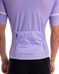 Camisa Ciclismo Márcio May Pro Lavanda Foto com Modelo Detalhes