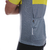 Camisa sport masculina em tom cinza com detalhes em amarelo, mostrando a parte lateral e a textura do tecido.