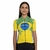 Camisa feminina com estampa da bandeira do Brasil, em tons de verde e amarelo, com zíper frontal.