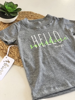 Remera HELLO en internet