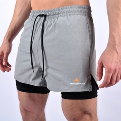 Short con calza y bolsillos deportivo hombre gris- shlybccmicro - tienda online