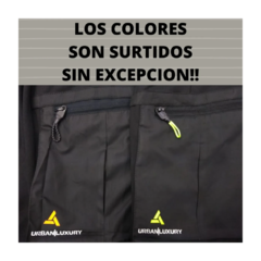 Combo Deportivo! Camiseta Termica Reflectiva Negro + Pantalón Cargo Negro - comprar online
