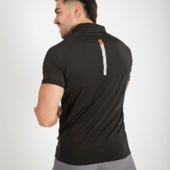 Chomba Deportiva Hombre Urban Luxury Negra - Chelion - PASION AL DEPORTE