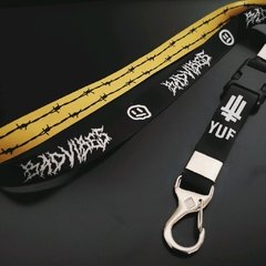 CHAVEIRO LANYARD - BAD VIBES - comprar online