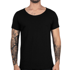 Camiseta Gola Cavada M/C Preta - comprar online