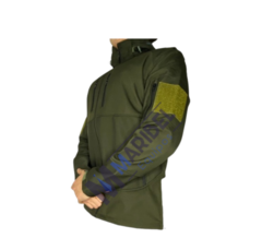 CAMPERA SOFSHELL 911 VERDE - comprar online