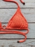 Triángulo Texturado Naranja Flúo Argolla en internet