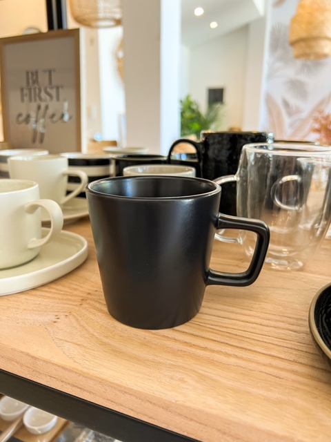 MUG RECTO CONNOR NEGRO SATINADO