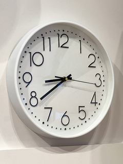 RELOJ DE PARED BLANCO Y NEGRO 29CM