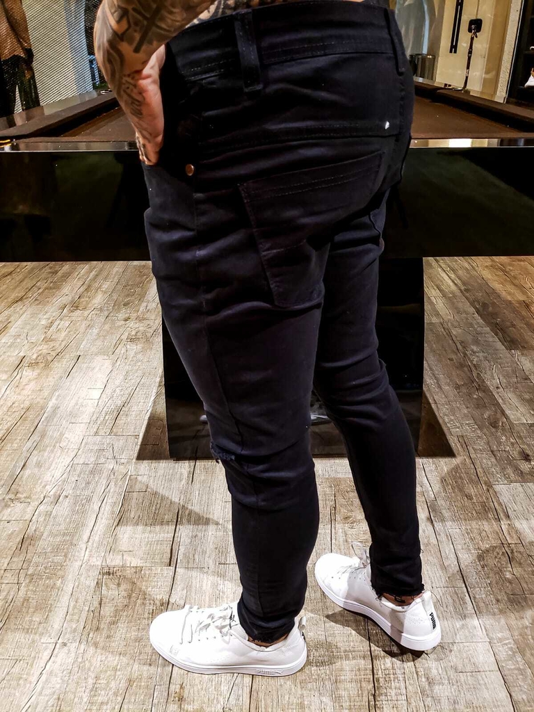 Calça preta best sale lisa