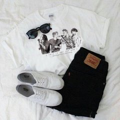 Camiseta One direction Black and White