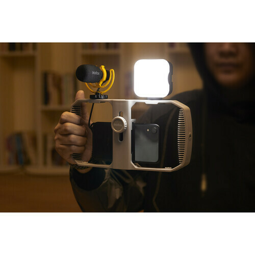 Imagem do Mini Iluminador LED6R Godox Litemons (RGB / 6w / Bateria Integrada 1800mAh)