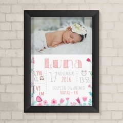Quadro Nascimento Menina Floral com Foto Vertical - comprar online