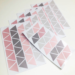 Adesivos Triângulos Cinza e Rosa 4,5cm na internet