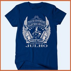 Camiseta Todos os homens nascem iguais mas os melhores nascem em julho - Superman na internet