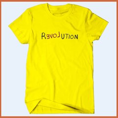 Camiseta O amor é uma revolução - Love Revolution