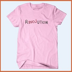 Camiseta O amor é uma revolução - Love Revolution - comprar online