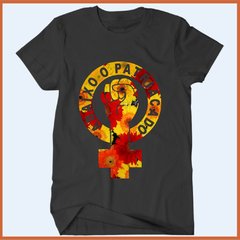Camiseta Abaixo o patriarcado - flores vermelhas e amarelas - Camisetas Rápido Shop