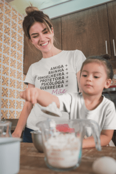 Camiseta Mãe Amiga Rainha Conselheira Protetora Psicóloga Guerreira