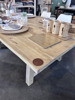 MESA AMELI PIE EN MADERA EN ALAMO 2”