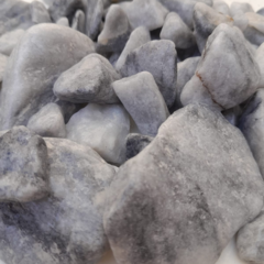 Piedra marmol semirolado Bardiglio - Nuevo Vivero Hanasono