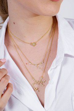 18k Gold Cancer necklace with white Sapphires or Diamonds - Lily Silvestre - Joias personalizadas e exclusivas