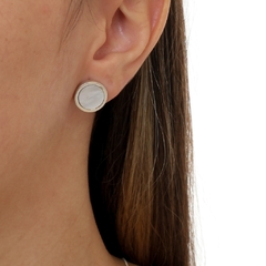 Round-shaped Mother of Pearl Earrings - buy online
