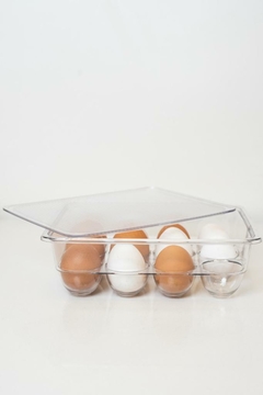 HUEVERA "EGGY" DE ACRILICO CON TAPA 12U #12 - comprar online