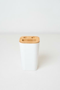 VASO BLANCO "NORDICO SQUARE" CON DIVISIONES PARA CEPILLOS - comprar online