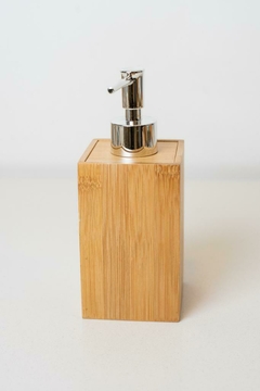 DISPENSER "VALSEN" DE BAMBOO SQUARE CON PLATEADO