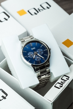 Reloj Q&Q A01A-002PY ACERO - comprar online