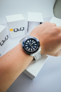 Reloj q&q superior hombre sale