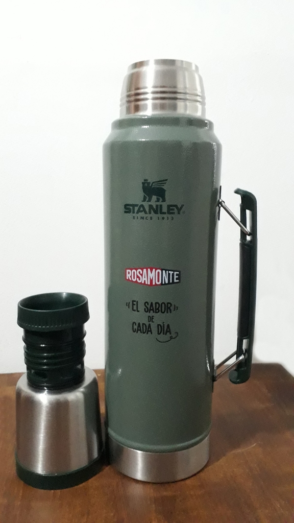 Termo CLASICO Rosamonte Stanley Verde Lettering 1LT