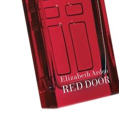 LACRADO - Red Door Eau de Toilette - ELIZABETH ARDEN na internet