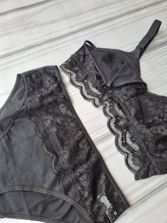 Conjunto Corpiño encaje Lisa Negro + Bombacha Lisa - comprar online