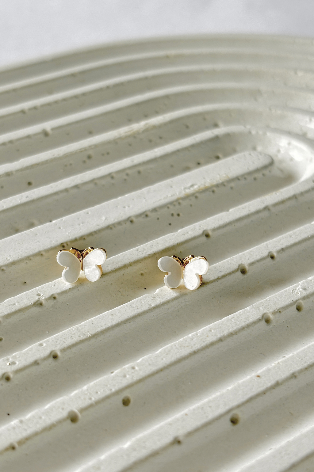 Aros Zoe Off white Fly Indumentaria de Danza