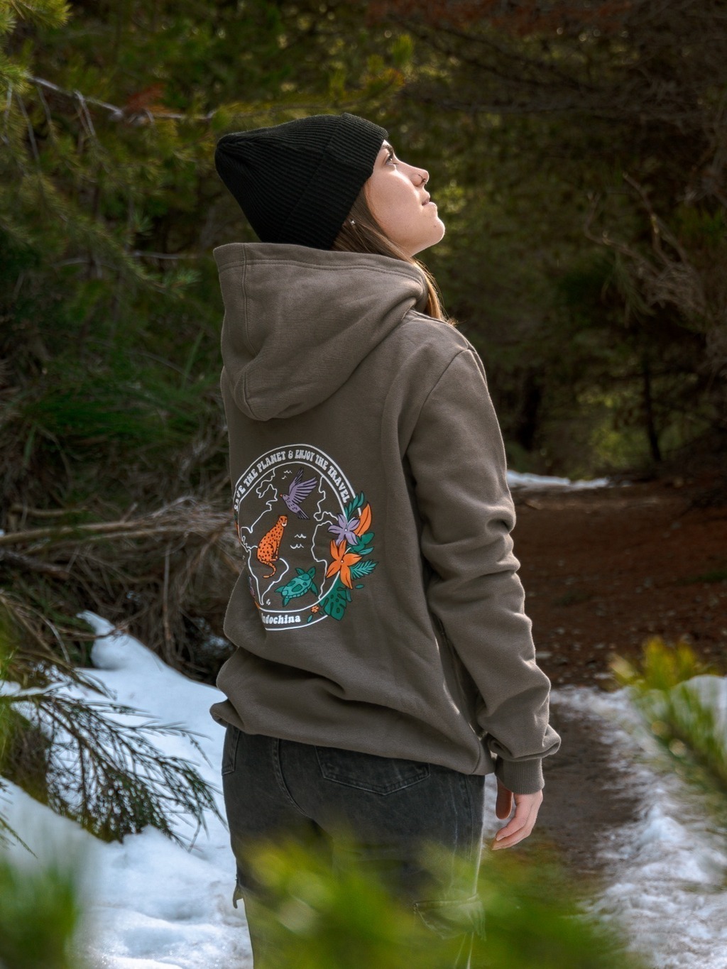 Hoodie verde militar save the planet con flores animales Linea eco