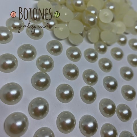 Medias perlas mixtas con parte trasera plana de 100 x 5 mm, arte