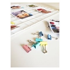 Grilla recta de 38 cm x 57 cm con clips de colores - comprar online