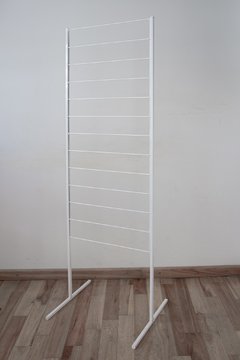 Imagen de Reja exhibidora con pie de 56 cm x 152 cm