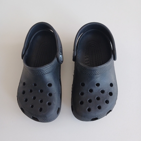 Crocs N.8-9 (25-26) *detalle en internet